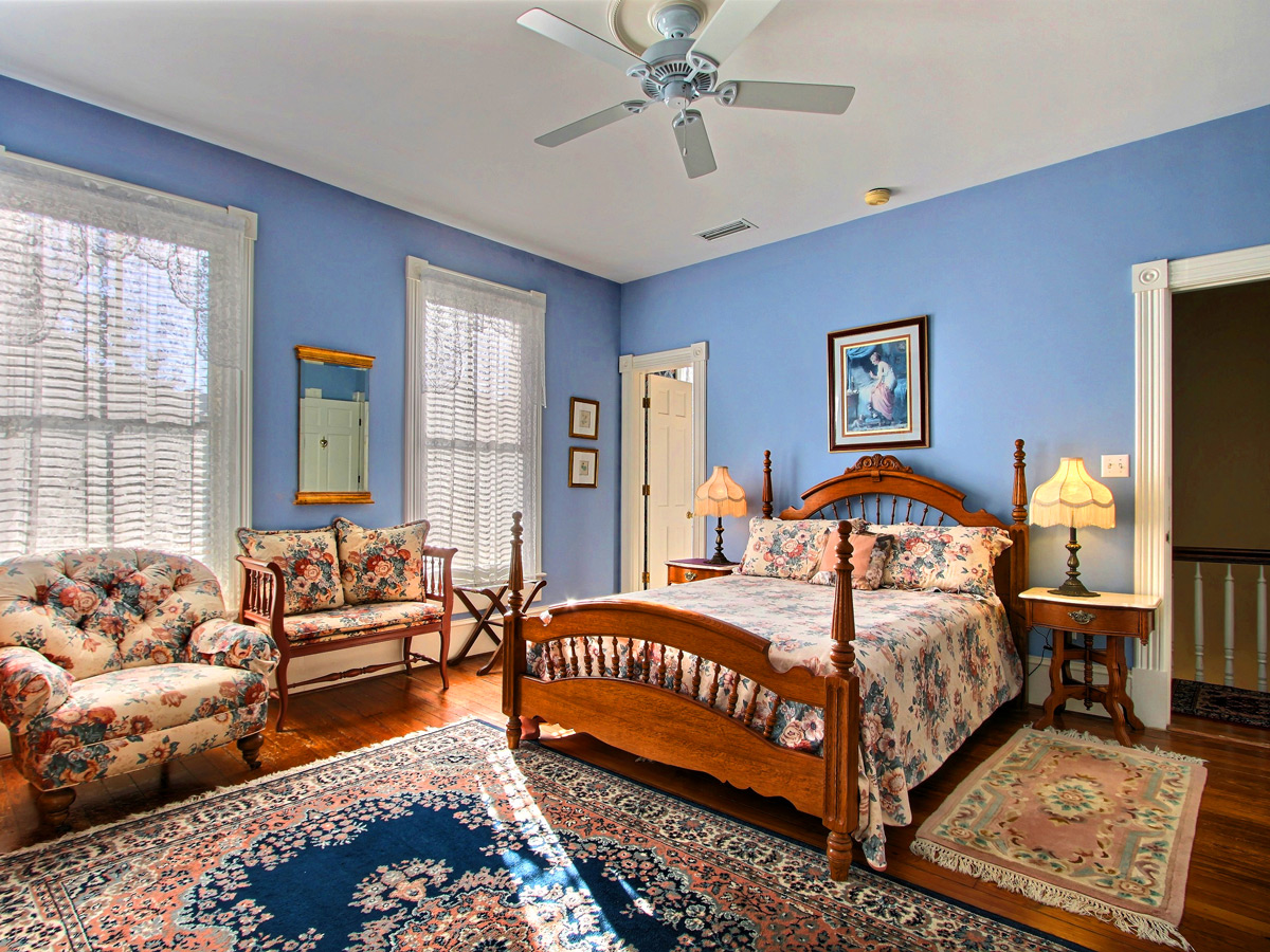 Cold Creek Manor • Savannah Vacation Rentals